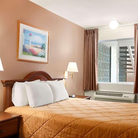 Travelodge By Wyndham Bakersfield Esterno foto