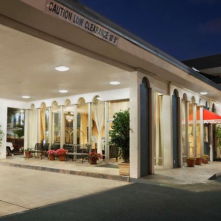 Travelodge By Wyndham Bakersfield Esterno foto