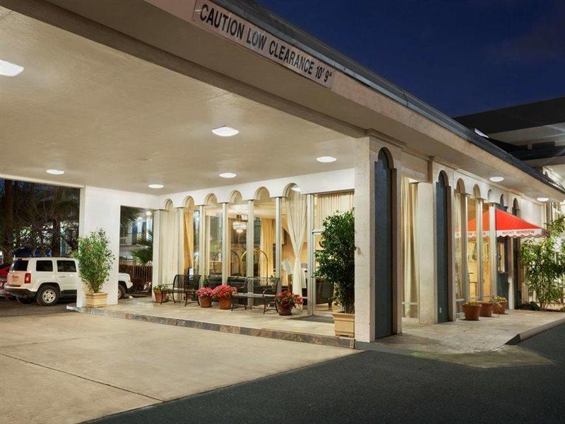 Travelodge By Wyndham Bakersfield Esterno foto