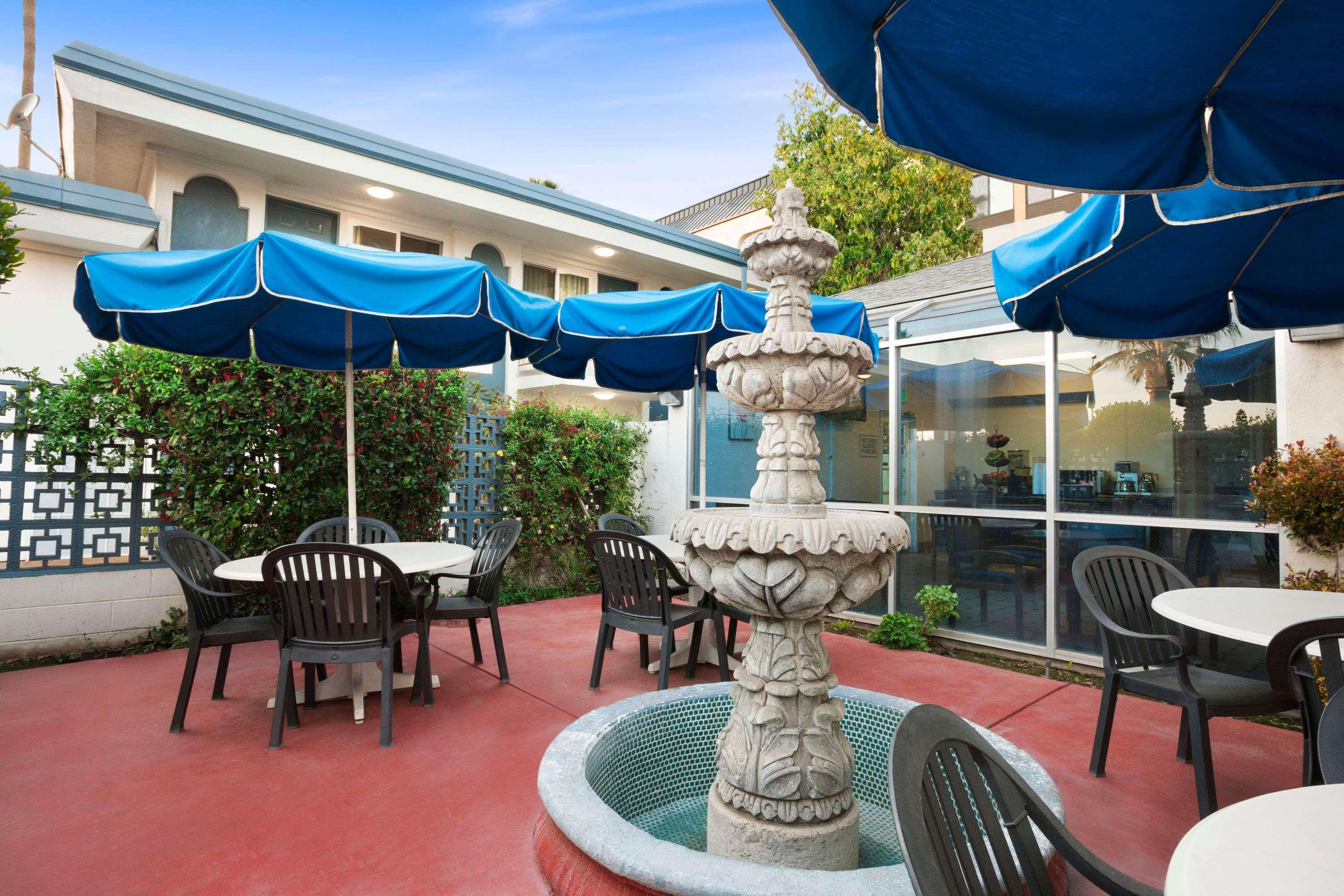 Travelodge By Wyndham Bakersfield Esterno foto