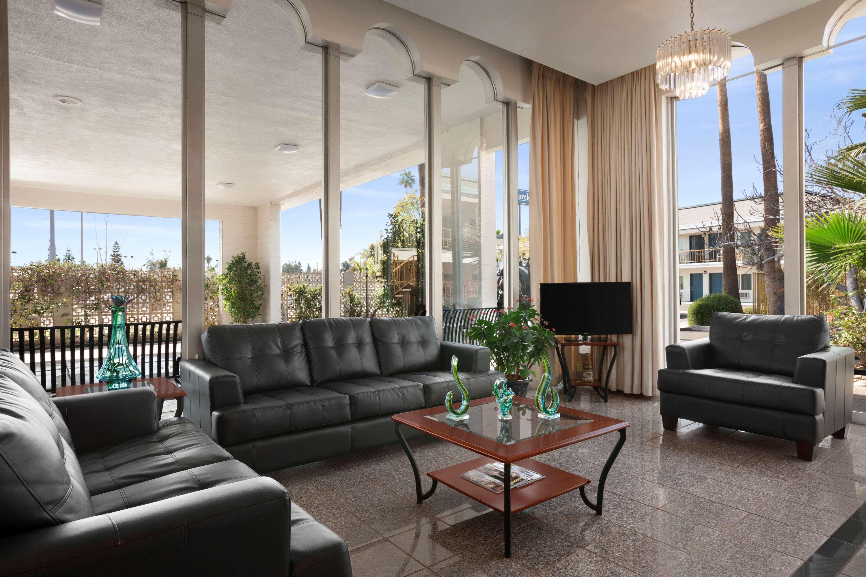 Travelodge By Wyndham Bakersfield Esterno foto